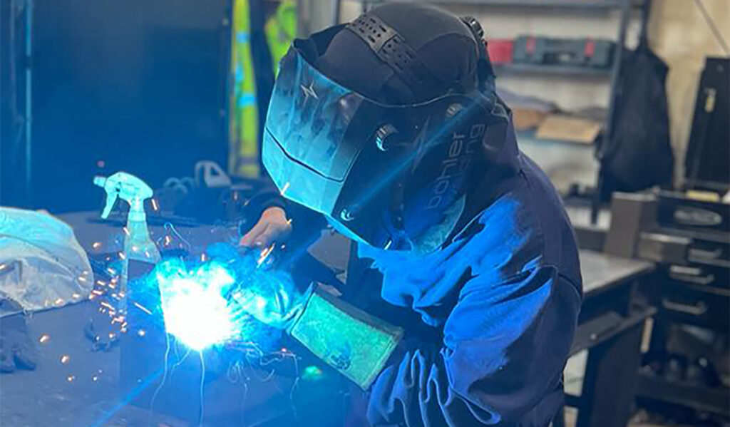 to M & J Products Ltd Precision engineering company based in Staveley